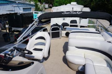 Sun Tracker Gator/cover