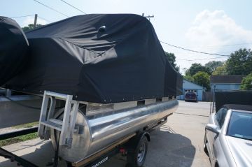 Sun Tracker Gator/cover