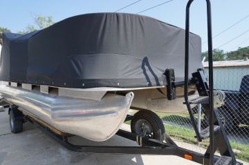 Sun Tracker Gator/cover