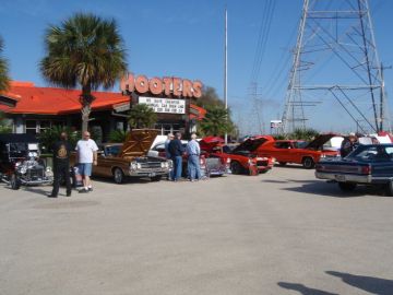 Hooter's  2013