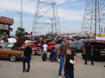 Hooter's Car Show 2013