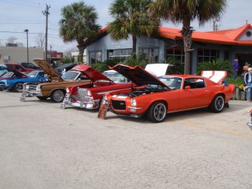 Hooter's  2013