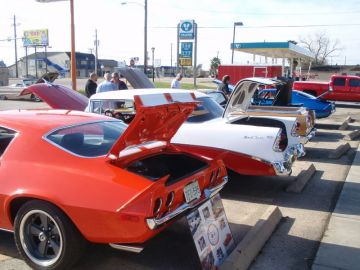 Hooter's Car Show 2013