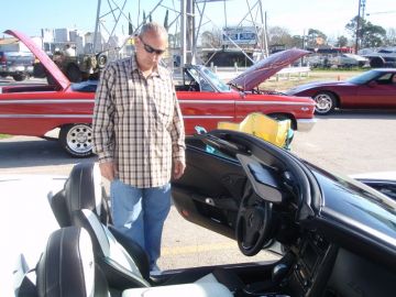 Hooter's Car Show 2013