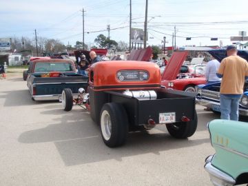 Hooter's Car Show 2013