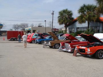 Hooter's  2013