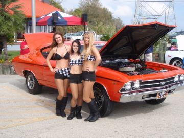 Hooter's Car Show 2013