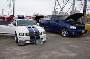 Hooter's Car Show 2014