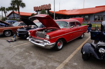 Hooter's Car Show 2014_7