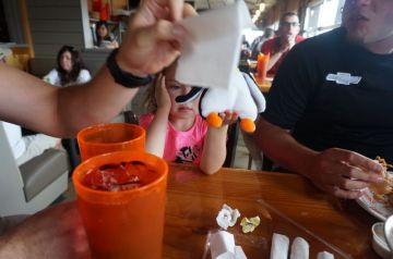 Hooter's 2014_10
