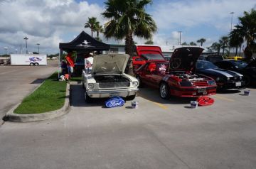 Hooter's Webster Car Show 2014