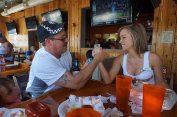 Hooter's 2014_2
