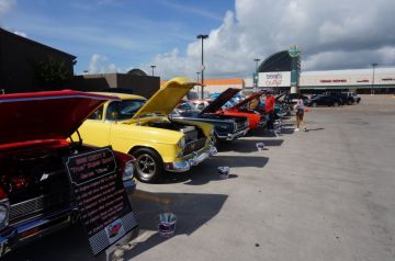 Hooter's Webster Car Show 2014