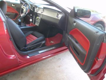 05 Mustang w/ Retro Style Seats