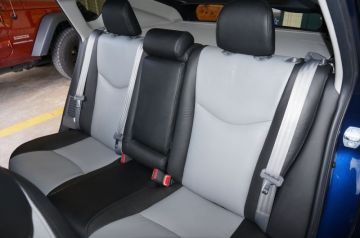 2013 Toyota Prius_7