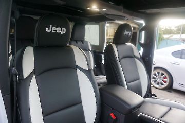 Black/White Jeep