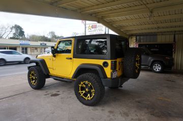 Gator Jeep w/ Yellow Stitch