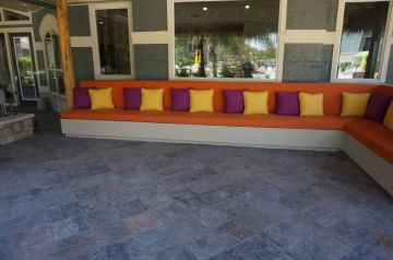 Apartment & Hotel Outdoor Seating