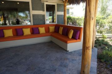 Apartment & Hotel Outdoor Seating