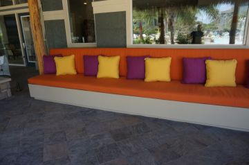 Apartment & Hotel Outdoor Seating