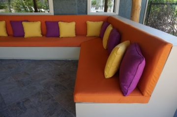 Apartment & Hotel Outdoor Seating