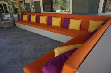 Apartment & Hotel Outdoor Seating