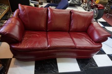 Red Leather Couch_5