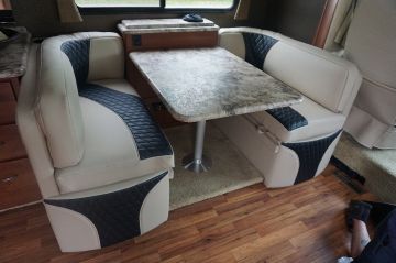 RV - Black/Tan